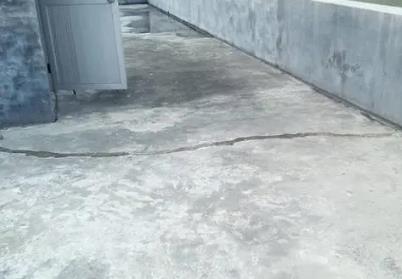 振兴楼顶漏水维修公司分享下如何解决卫生间隐蔽部位漏水的问题?